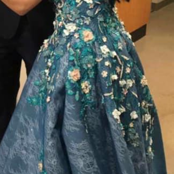 Engagement gown - Picture 2 of 5